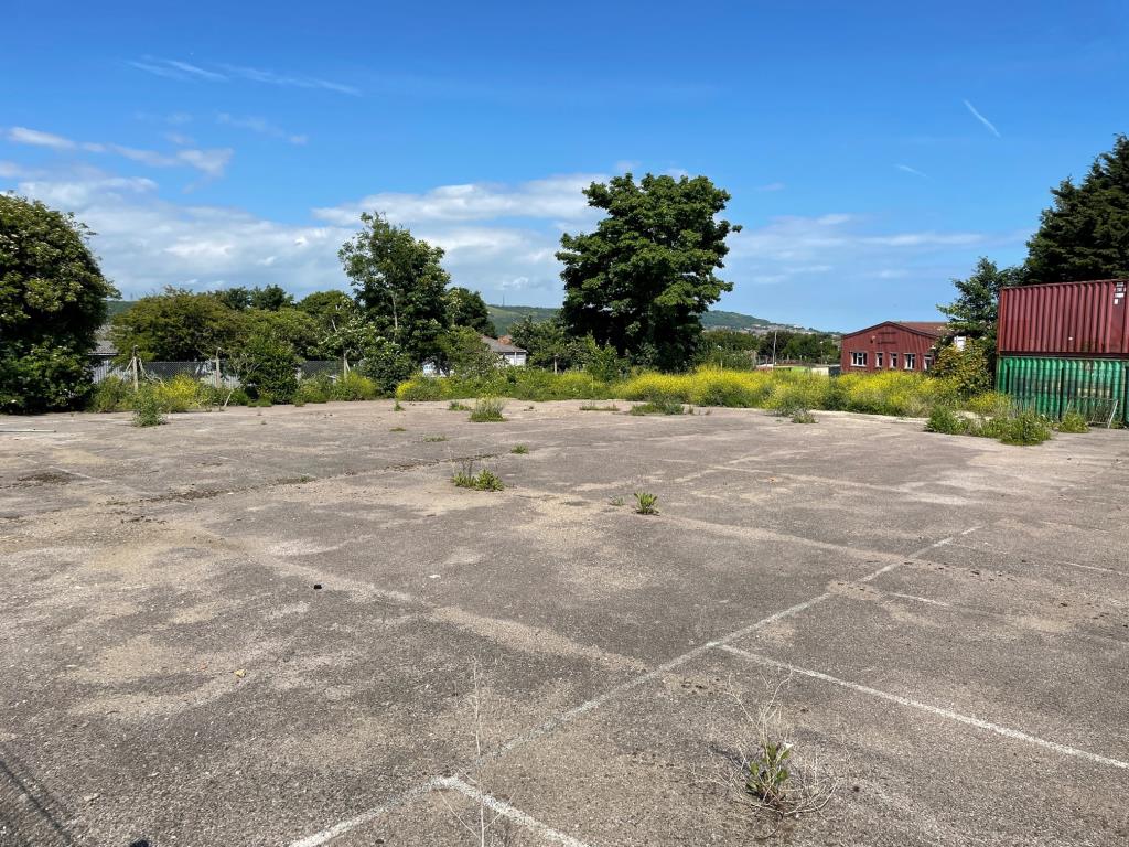 Lot: 110 - FREEHOLD SITE WITH PLANNING PERMISSION FOR SEVEN INDUSTRIAL UNITS -